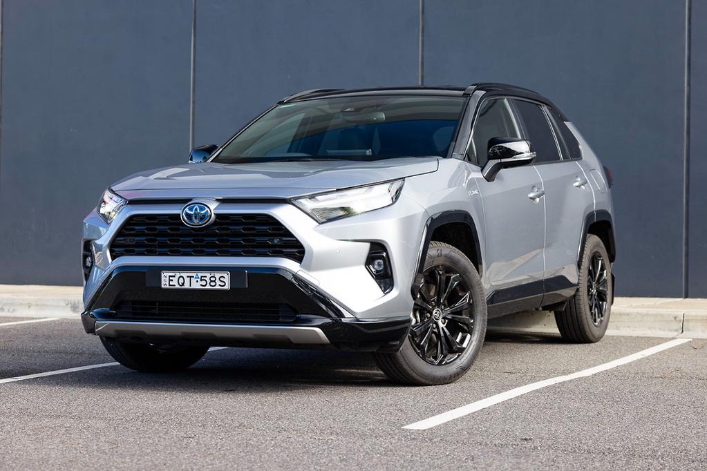 2022-toyota-rav4-01-gupm
