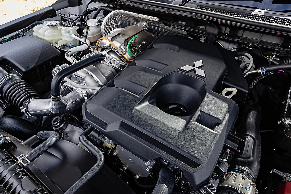 Mitsubishi Triton GSR Engine