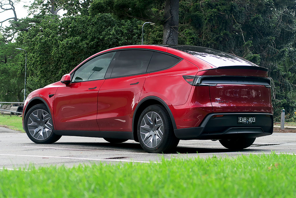 tesla model y l